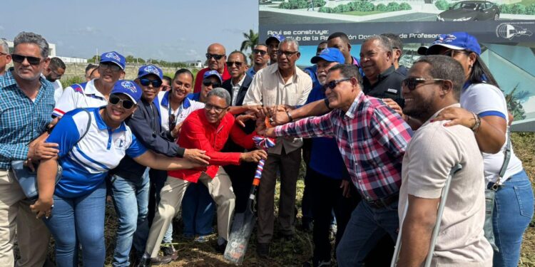 Casa Club Magisterio Vegano, ADP La Vega, magisterio dominicano, profesores de La Vega, proyecto educativo RD, infraestructura gremial RD