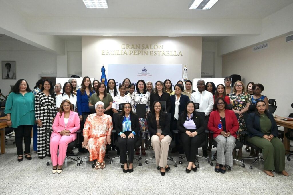 Gabinete de Mujeres República Dominicana, Casas de Acogida RD, violencia de género RD, Ley Mirabal actualización, Plan Vida Libre de Violencia, Mujeres en Desarrollo Dominicana