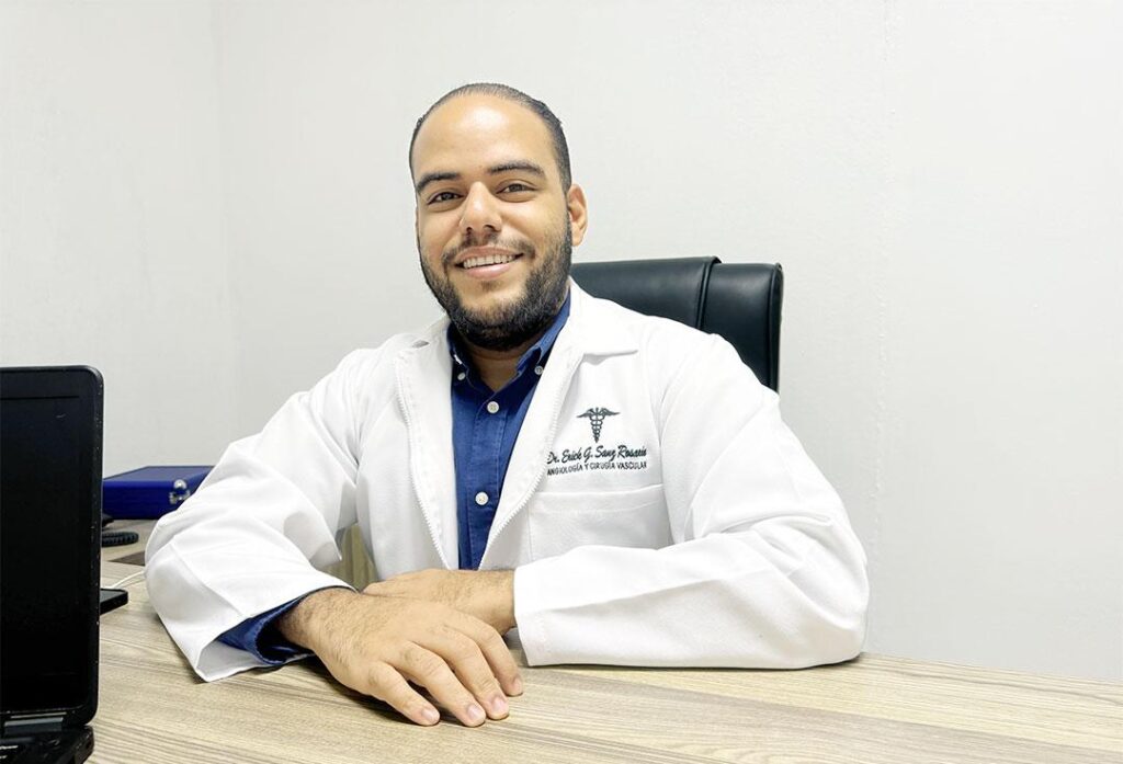 Dr. Erick G. Sanz Rosario, cirugía vascular República Dominicana, angiología y cirugía endovascular, salud vascular en RD, especialistas médicos dominicanos, prevención enfermedades vasculares