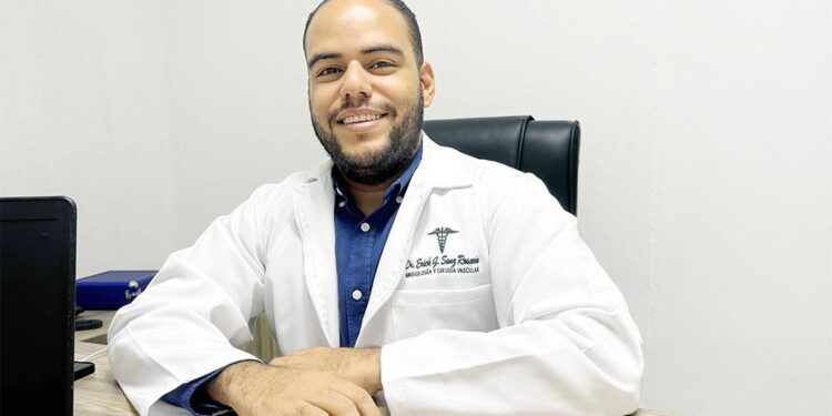 Dr. Erick G. Sanz Rosario, cirugía vascular República Dominicana, angiología y cirugía endovascular, salud vascular en RD, especialistas médicos dominicanos, prevención enfermedades vasculares