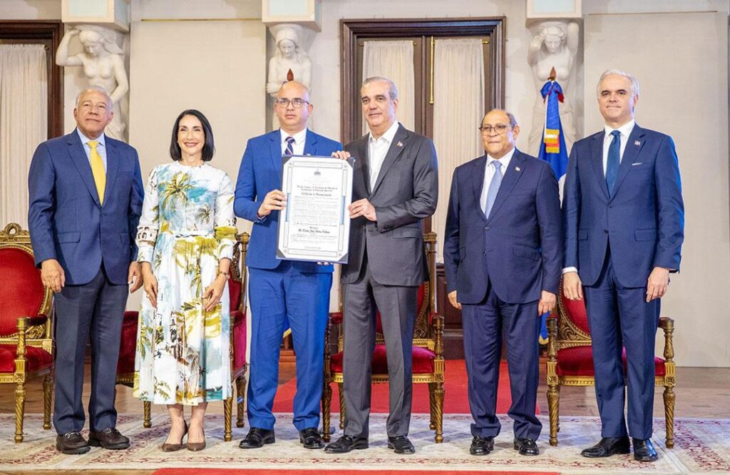 Nelson Abreu Ventura, Premio Nacional a la Excelencia Docente, educación superior República Dominicana, Universidad Católica Nordestana, innovación educativa RD, investigación científica dominicana