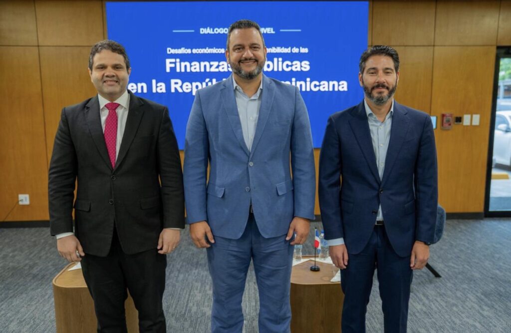 BARNA Management School, desafíos nacionales República Dominicana, políticas públicas RD, liderazgo dominicano, desarrollo sostenible RD, diálogo estratégico RD