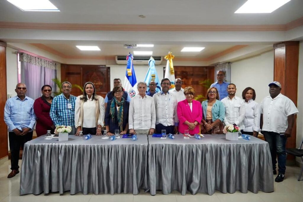 Hidroeléctrica Los Toros, desarrollo sostenible Azua, INDRHI República Dominicana, energía limpia RD, fondo hidroeléctrico Azua, educación y agricultura RD
