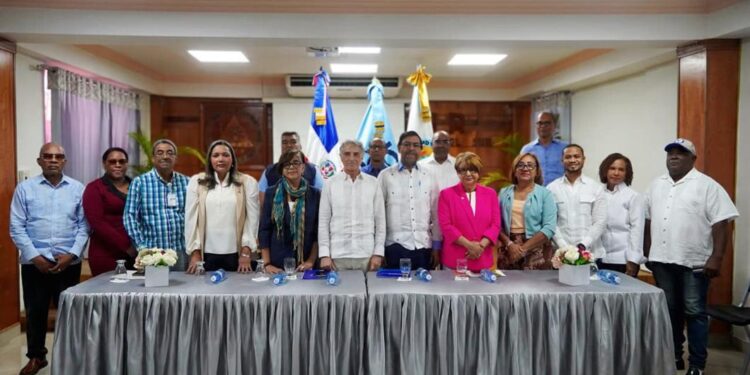 Hidroeléctrica Los Toros, desarrollo sostenible Azua, INDRHI República Dominicana, energía limpia RD, fondo hidroeléctrico Azua, educación y agricultura RD