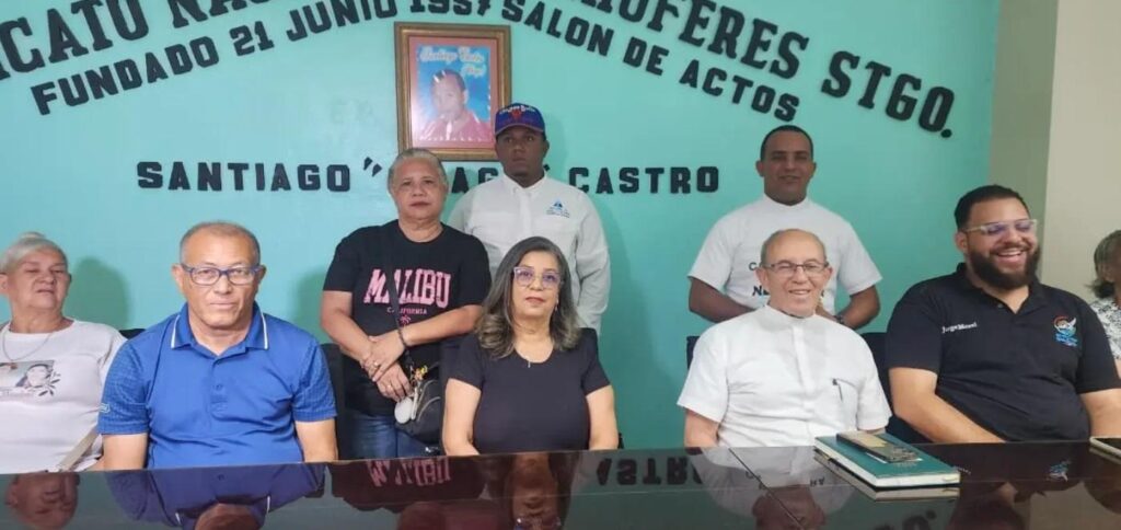 proyectos extractivos República Dominicana, impacto ambiental RD, movimientos sociales dominicanos, problemas sociales RD, comunidades afectadas minería, transparencia ambiental RD