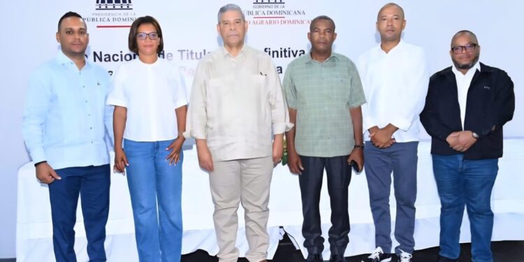 IAD, titulación definitiva, parceleros Monte Plata, Reforma Agraria RD, seguridad jurídica tierras, familias rurales República Dominicana