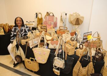 diseño artesanal dominicano, Greicy Campos artesanía, arte sostenible República Dominicana, larimar en artesanía, macramé y crochet RD, emprendimiento artesanal dominicano