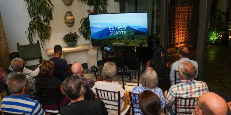 Pico Duarte, documental República Dominicana, turismo ecológico RD, Cordillera Central, conservación ambiental RD, Centro Cultural Taíno Casa del Cordón