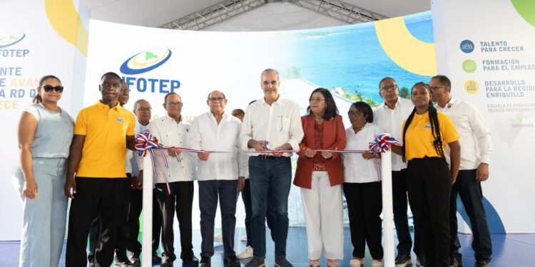 Escuela Técnico Profesional Guarocuya, Barahona, formación técnica en turismo, Infotep Barahona, desarrollo turístico República Dominicana, capacitación hotelera