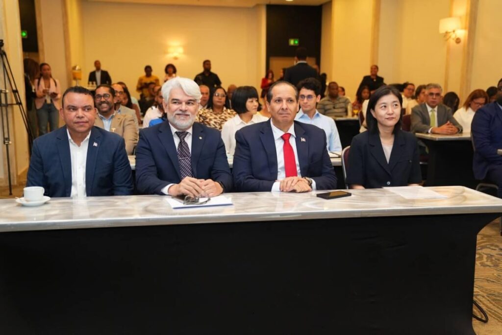 atención prenatal República Dominicana, salud materna y neonatal, programa salud frontera dominicana, fortalecimiento atención primaria salud, mortalidad materna República Dominicana, capacitación personal sanitario RD