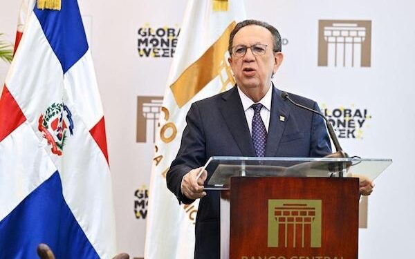 Héctor Valdez Albizu, Banco Central República Dominicana, gobernador Banco Central, economía dominicana, política monetaria RD, trayectoria Héctor Valdez