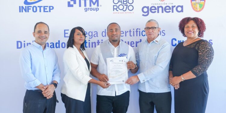 Infotep Pedernales, desarrollo turístico Pedernales, capacitación técnica República Dominicana, formación profesional turismo, empleo en turismo dominicano, turismo sostenible Pedernales