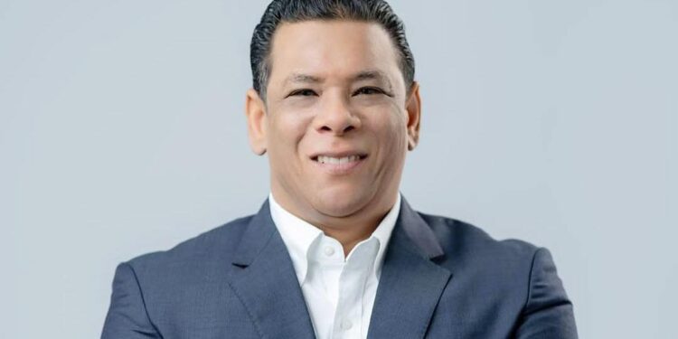 invertir seguro en República Dominicana, inversión inmobiliaria RD, debida diligencia inmobiliaria, certificado de título propiedad, fideicomiso inmobiliario RD, contratos de compra venta RD