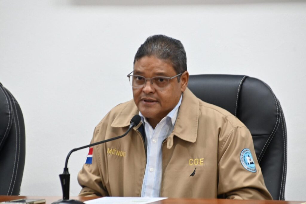 Juan Manuel Méndez García, gestión de emergencias RD, Intrant República Dominicana, Centro de Operaciones de Emergencias, Defensa Civil RD, trayectoria militar Dominicana