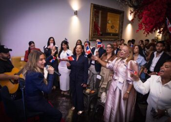 Nathalie Hazim, raíces dominicanas, diáspora dominicana, música dominicana, identidad dominicana, mujeres dominicanas en Nueva York