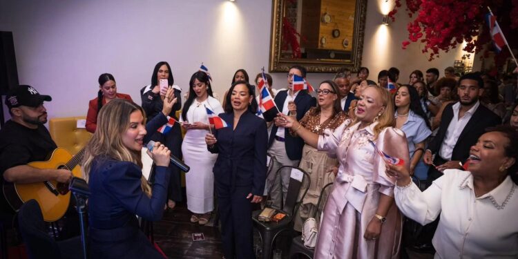 Nathalie Hazim, raíces dominicanas, diáspora dominicana, música dominicana, identidad dominicana, mujeres dominicanas en Nueva York