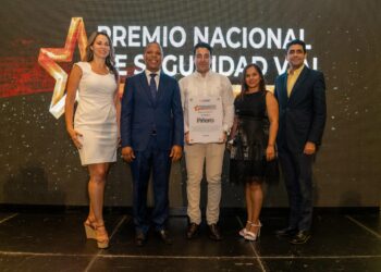 Piñero, Solbus, seguridad vial República Dominicana, Intrant, movilidad sostenible, transporte turístico RD