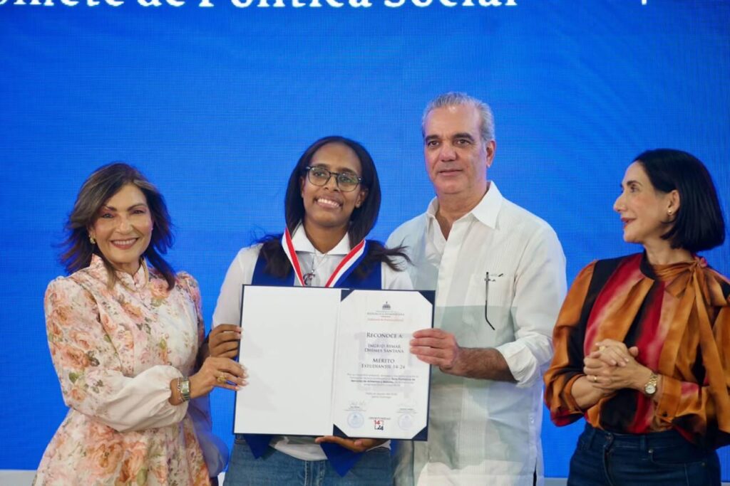 Oportunidad 14-24, juventud dominicana, programas sociales RD, formación técnica jóvenes, desarrollo social República Dominicana, presidente Abinader juventud