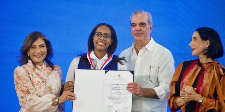Oportunidad 14-24, juventud dominicana, programas sociales RD, formación técnica jóvenes, desarrollo social República Dominicana, presidente Abinader juventud