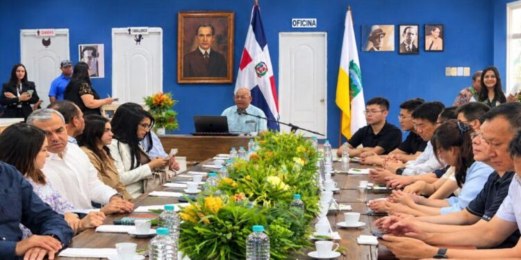Tabacalera El Artista, industria tabacalera dominicana, acuerdo comercial China República Dominicana, cigarros premium dominicanos, desarrollo industria tabacalera, expansión mercados internacionales tabaco