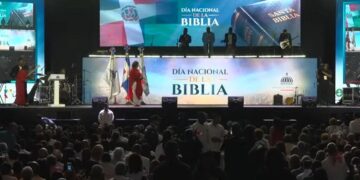 Día Nacional de la Biblia, República Dominicana, Biblia en escudo nacional, Juan 8:32, identidad dominicana, libros deuterocanónicos