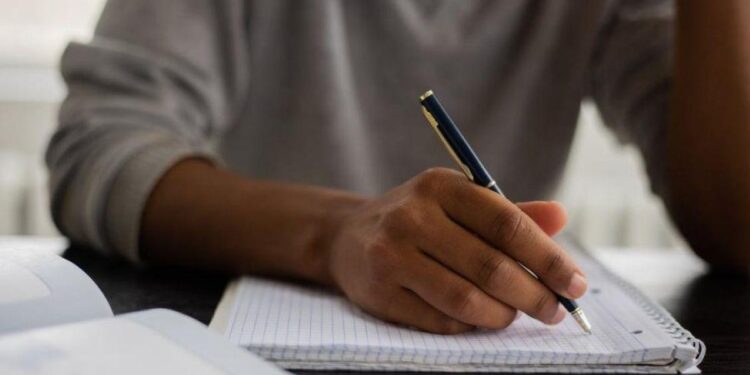 estudiantes haitianos en RD, gasto estudiantes extranjeros RD, matrícula universitaria en República Dominicana, Banco Central República Dominicana educación, carreras universitarias RD, impacto económico estudiantes extranjeros
