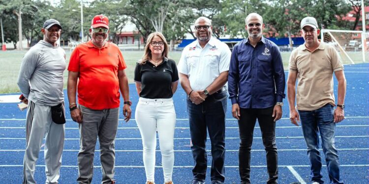 INEFI, pista de atletismo San Francisco de Macorís, voluntariado comunitario deporte, deporte en provincia Duarte, recuperación espacios deportivos República Dominicana, atletismo en Cibao Nordeste