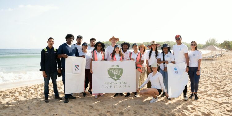 Fundación Cap Cana, Playa Macao, conservación ambiental RD, limpieza de playas, turismo sostenible República Dominicana, protección ecosistemas costeros
