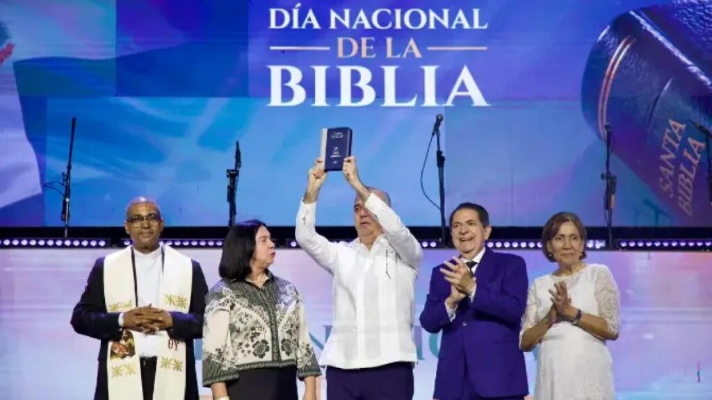 Día Nacional de la Biblia, Luis Abinader, República Dominicana, Biblia en RD, valores cristianos, celebración religiosa RD