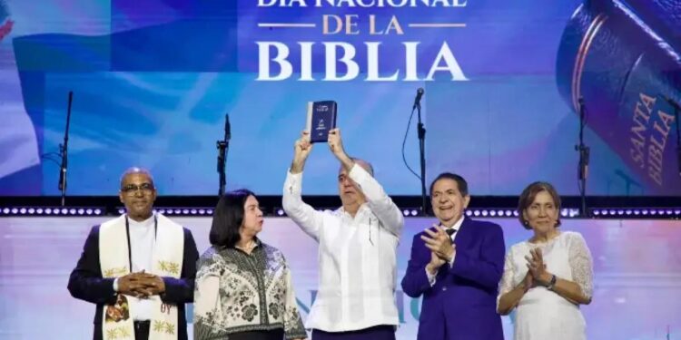 Día Nacional de la Biblia, Luis Abinader, República Dominicana, Biblia en RD, valores cristianos, celebración religiosa RD