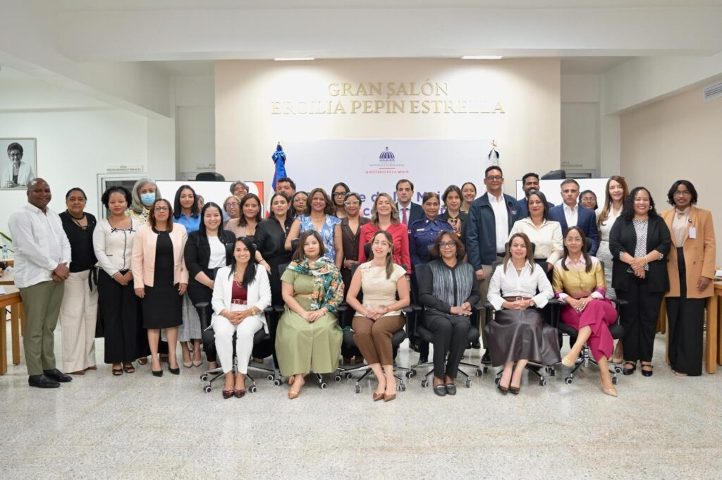 Ministerio de la Mujer República Dominicana, protección mujeres y niñas RD, Gabinete de Mujeres RD, Ley Mirabal, violencia contra la mujer RD, programa Prisma RD