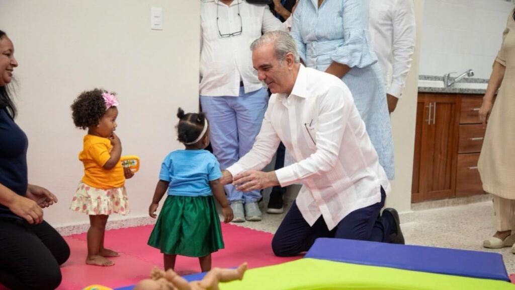 Caipi República de Colombia, atención integral primera infancia, Luis Abinader, Inaipi, desarrollo infantil RD, protección niños vulnerables
