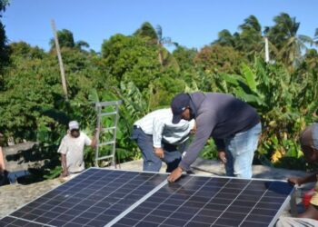Convite Solar, energía solar República Dominicana, energía renovable Nizao, proyectos sostenibles RD, energía solar hogares bajos recursos, RD 100 % Renovable