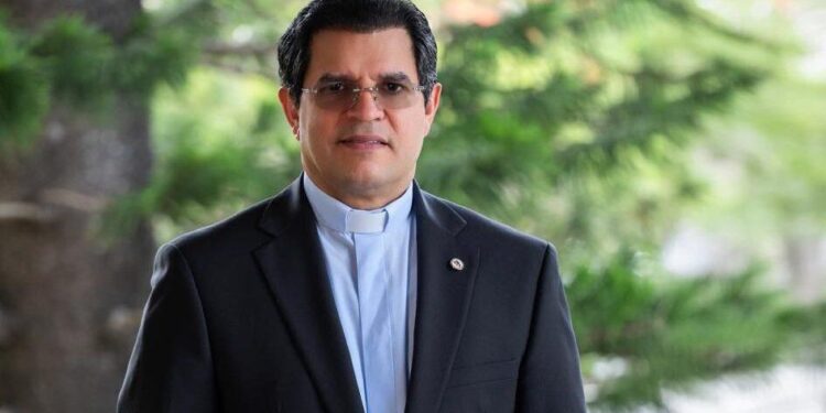 educación en República Dominicana, PUCMM rector Secilio Espinal, Radio Marién Dajabón, sistema educativo dominicano, legado cultural frontera dominicana, transformación educativa RD