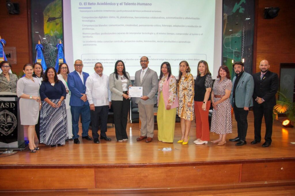 inteligencia artificial turismo RD, UASD turismo innovación, turismo 4.0 República Dominicana, nuevas tecnologías turismo dominicano, experiencias inmersivas turismo RD, hiperpersonalización servicios turísticos