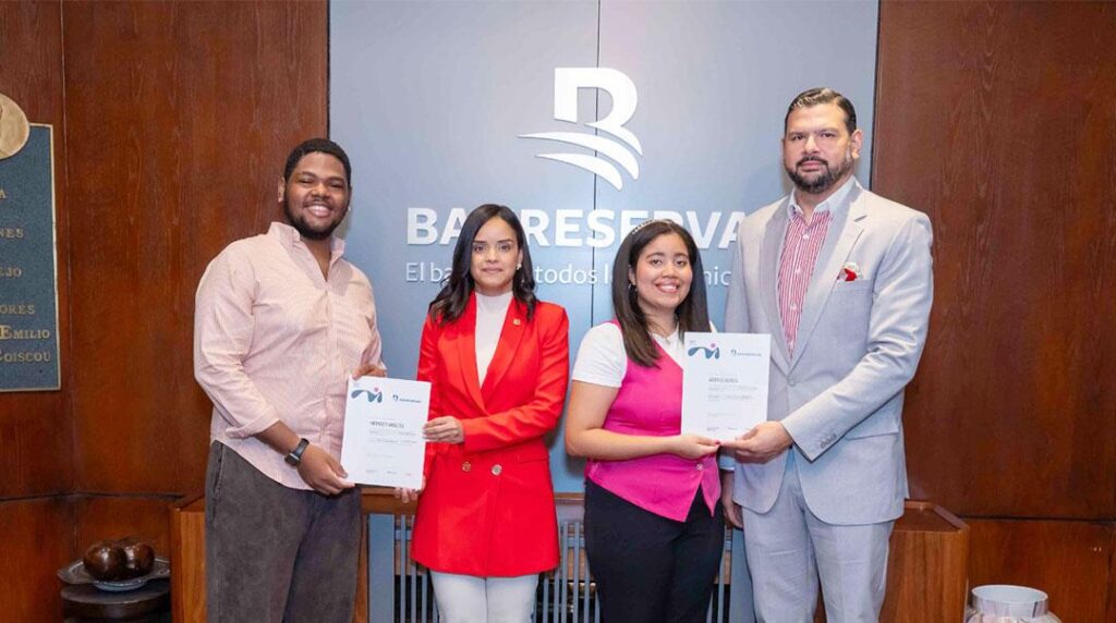 Banreservas becas, creatividad e innovación RD, Miami Ad School Punta Cana, talento dominicano, formación publicidad RD, becas creatividad RD