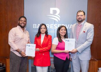 Banreservas becas, creatividad e innovación RD, Miami Ad School Punta Cana, talento dominicano, formación publicidad RD, becas creatividad RD