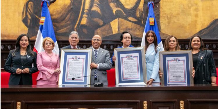 Niní Cáfaro, Leonel Lirio, Janina Rosado, Cámara de Diputados República Dominicana, reconocimientos culturales RD, legado cultural dominicano