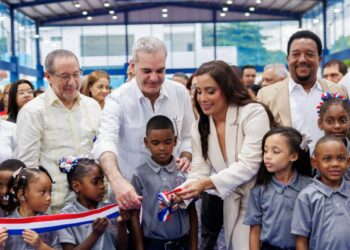 Complejo Educativo Pedro Martínez, Manoguayabo, Luis Abinader, Pedro Martínez, educación en República Dominicana, infraestructura deportiva y educativa