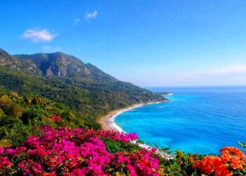 Minería y turismo en Pedernales: retos y dilemas para el desarrollo sostenible