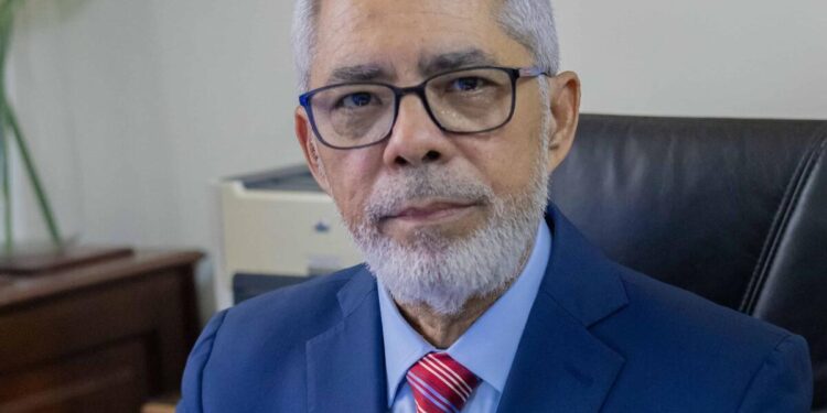 Pedro Silverio: economista clave en la política dominicana actual