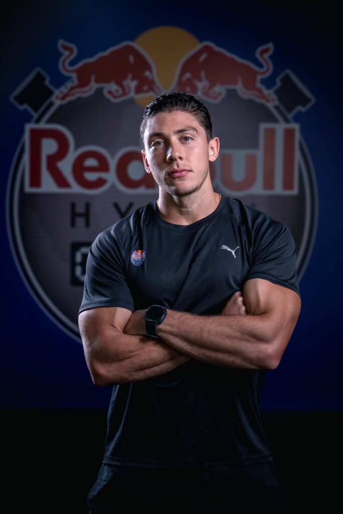 Víctor Gómez, Red Bull HYROX Coaches Camp, fitness en República Dominicana, entrenamiento híbrido, THE CAVE República Dominicana, HYROX récord nacional